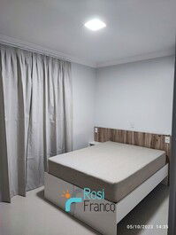 Apartamento 3 suites vista mar Meia Praia SC