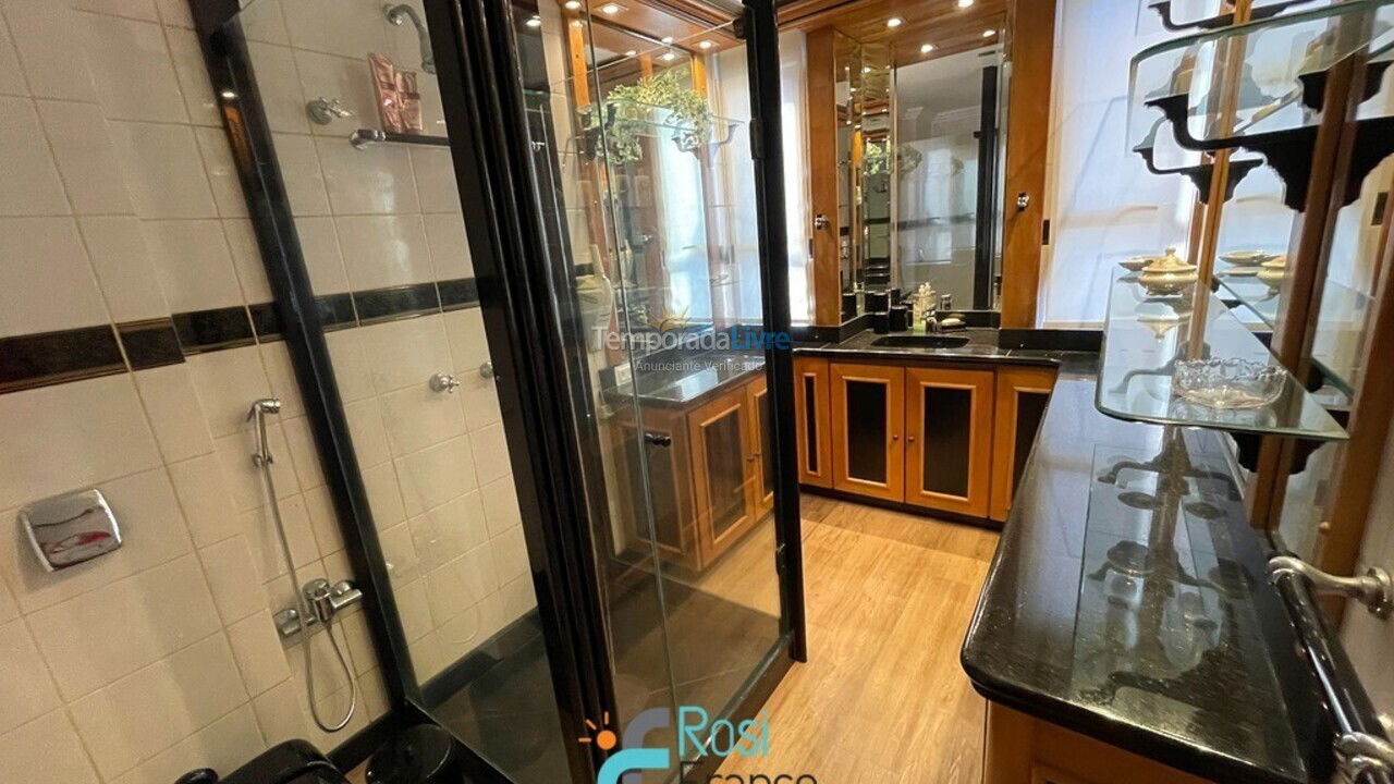 Apartment for vacation rental in Itapema (Meia Praia Frente Mar)