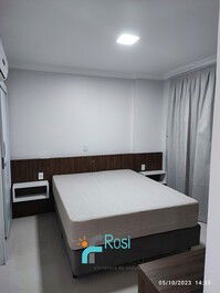 Apartamento 3 suítes vista mar Meia Praia SC