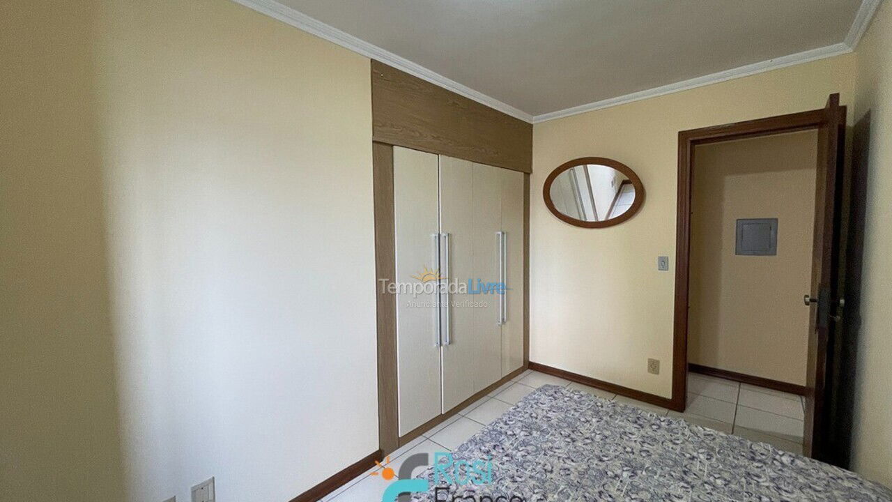 Apartamento para aluguel de temporada em Itapema (Meia Praia Quadra do Mar)