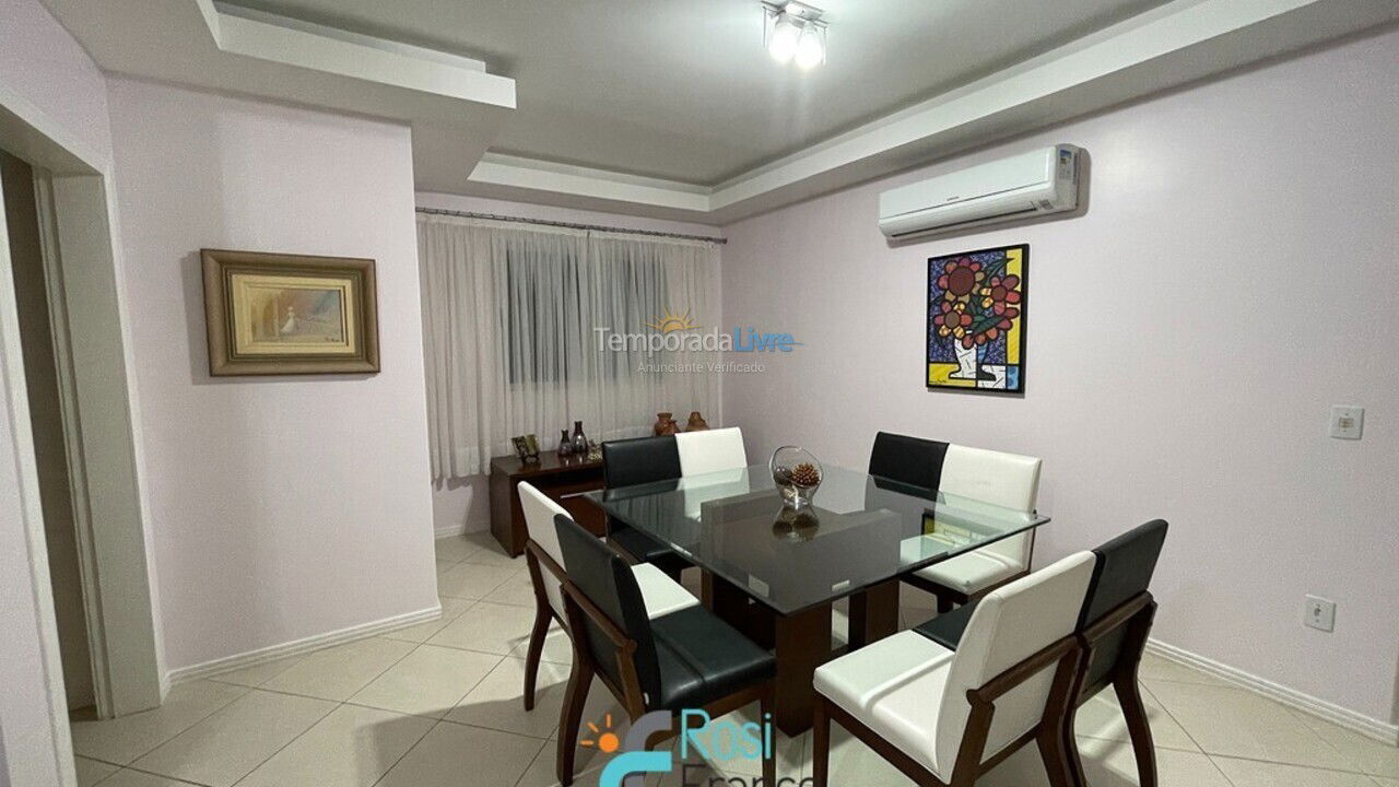 Apartment for vacation rental in Itapema (Meia Praia Quadra do Mar)