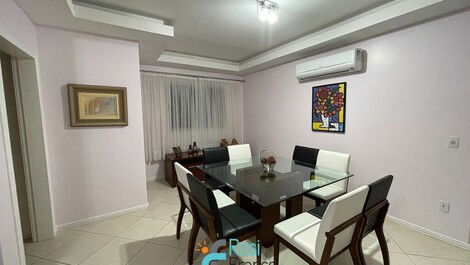 Apartment with 3 suites and 2 parking spaces, second block, Meia Praia, SC