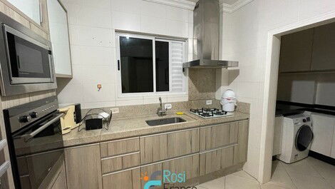 Apartment with 3 suites and 2 parking spaces, second block, Meia Praia, SC