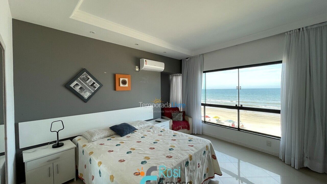 Apartment for vacation rental in Itapema (Meia Praia)