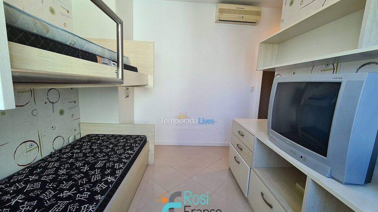 Apartamento para aluguel de temporada em Itapema (Meia Praia Segunda Quadra Mar)