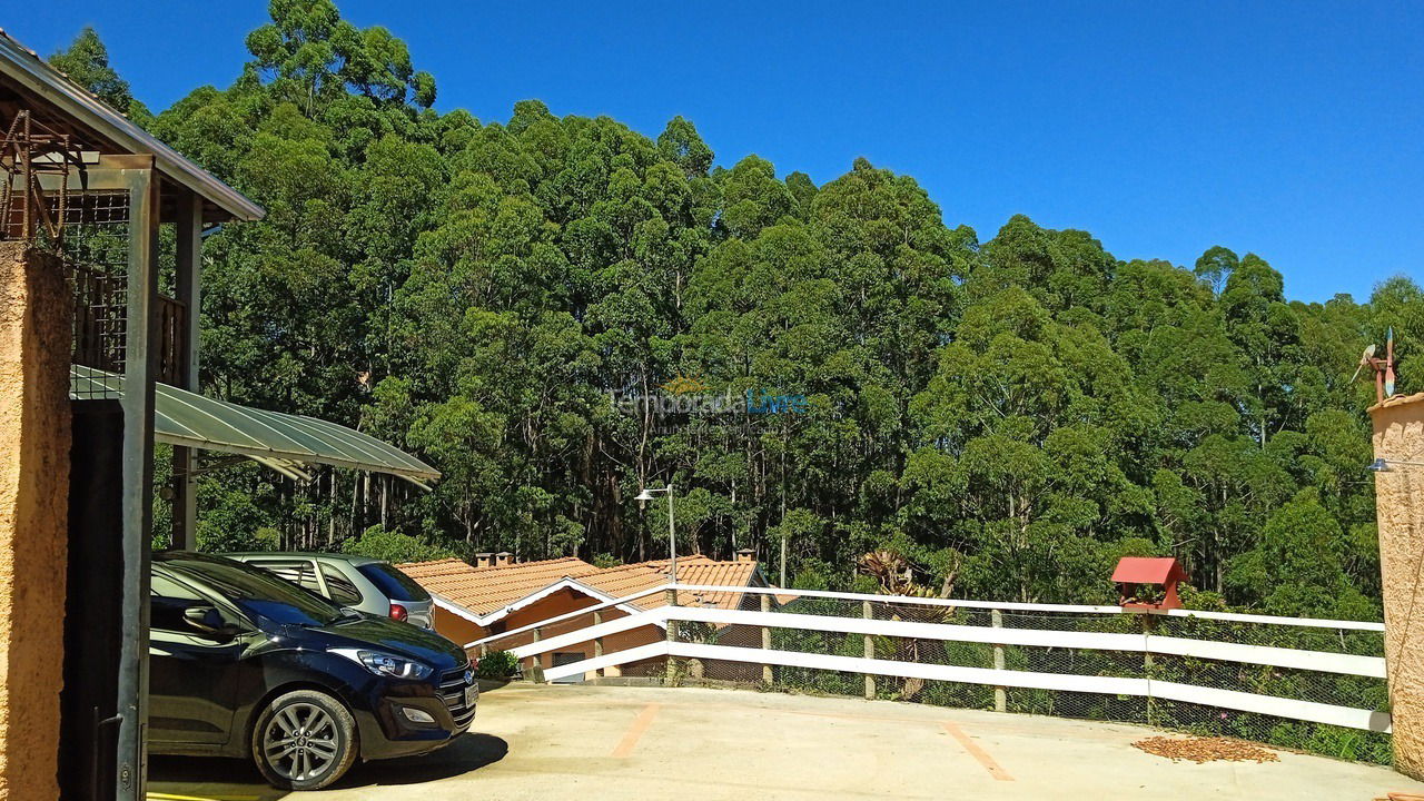 Casa para aluguel de temporada em Monte Verde (Itapuã)