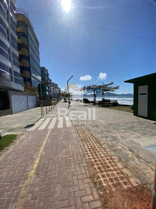 Apartamento para aluguel de temporada em Itapema (Meia Praia Frente Mar)