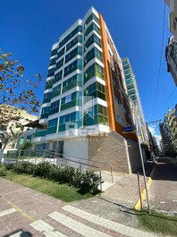 HERMOSO APARTAMENTO FRENTE AL MAR EN ITAPEMA