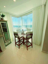 HERMOSO APARTAMENTO FRENTE AL MAR EN ITAPEMA