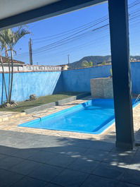 CASA COM PISCINA 400 M PRAIA 1 KM DA PLATAFORMA DE PESCA - MONGAGUÁ