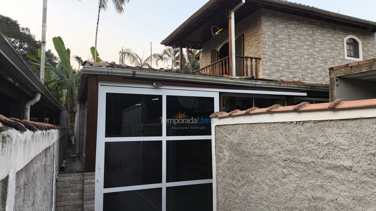 Casa para aluguel de temporada em Ubatuba (Ubatumirim)