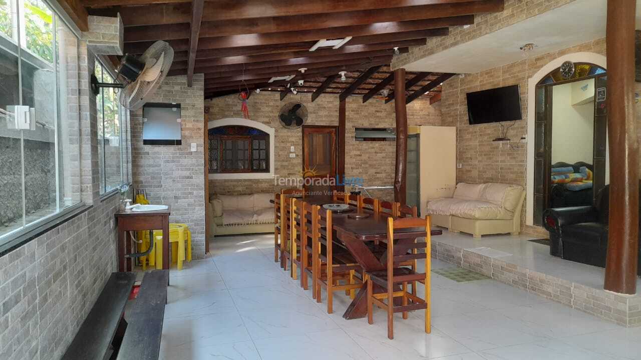 Casa para aluguel de temporada em Ubatuba (Ubatumirim)