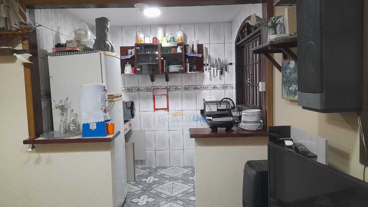 Casa para aluguel de temporada em Ubatuba (Ubatumirim)