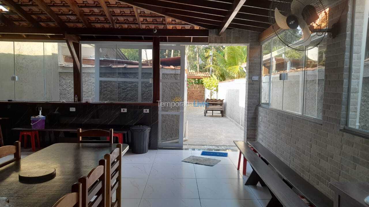 Casa para aluguel de temporada em Ubatuba (Ubatumirim)