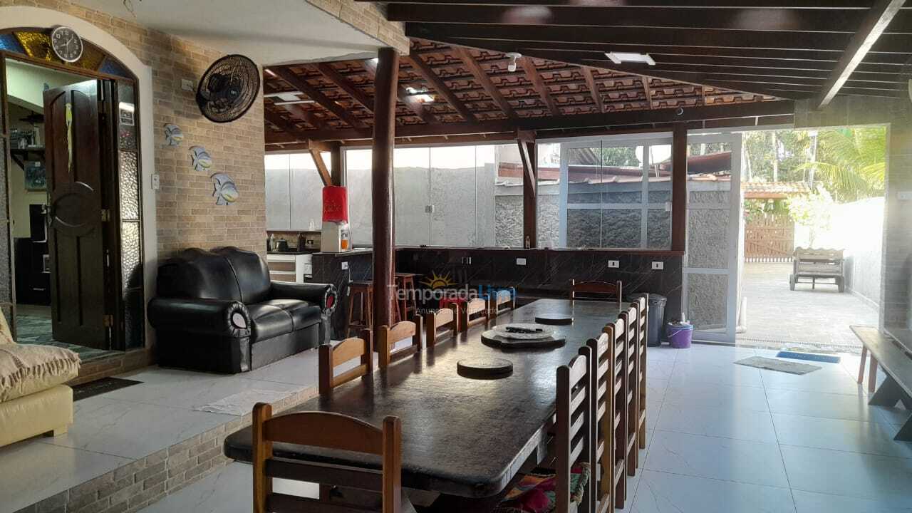 Casa para aluguel de temporada em Ubatuba (Ubatumirim)