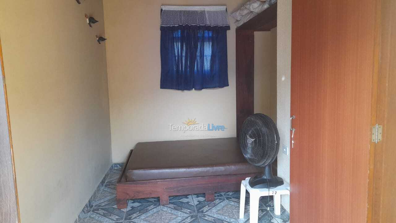 Casa para aluguel de temporada em Ubatuba (Ubatumirim)