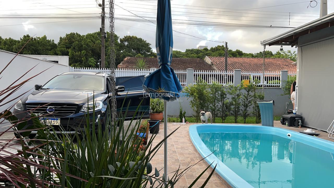 Casa para alquiler de vacaciones em Balneário Piçarras (Itacolomi)