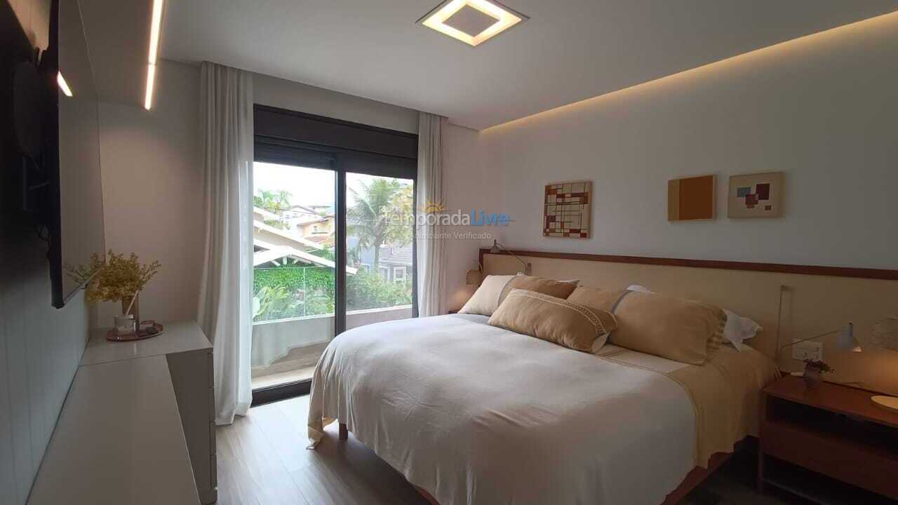 House for vacation rental in São Sebastião (Praia da Baleia)