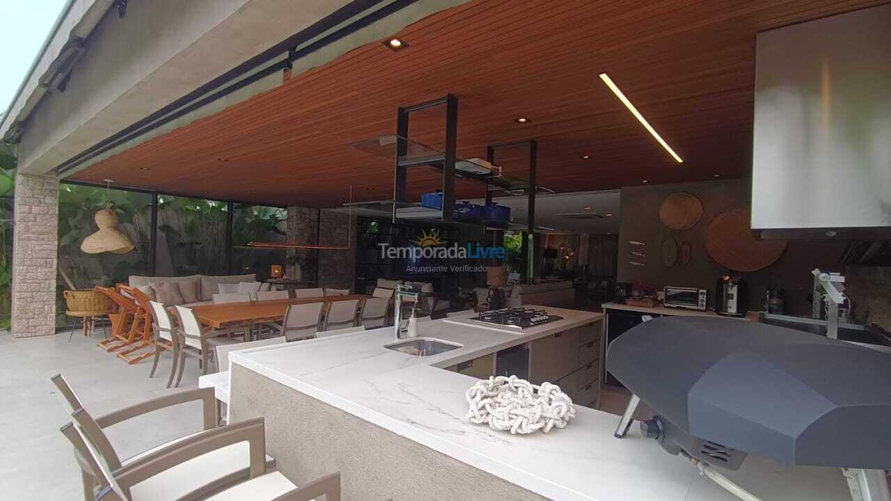 Casa para aluguel de temporada em São Sebastião (Praia da Baleia)