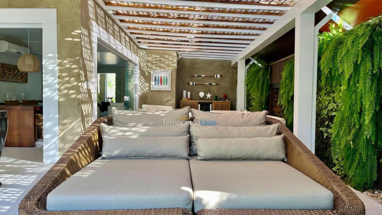 Casa para alquiler de vacaciones em São Sebastião (Praia da Baleia)