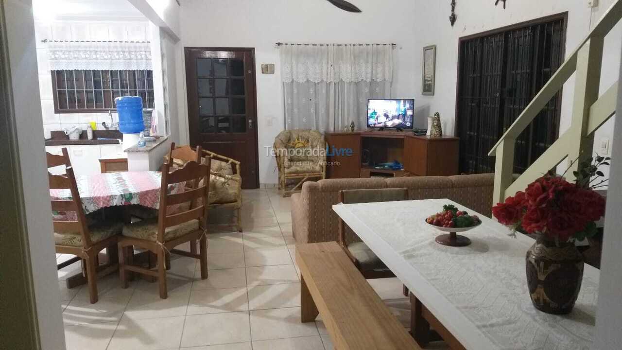 Casa para alquiler de vacaciones em Bertioga (Boraceia)