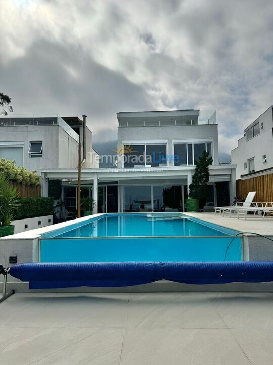 Casa para aluguel de temporada em São Sebastião (Maresias)