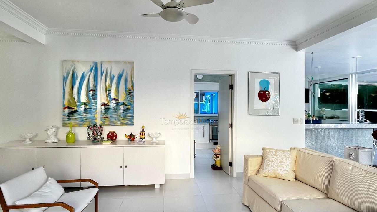 House for vacation rental in São Sebastião (Praia da Baleia)