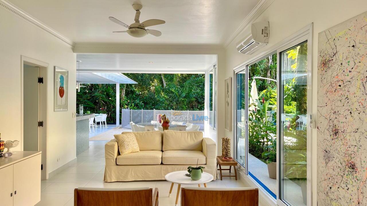 Casa para alquiler de vacaciones em São Sebastião (Praia da Baleia)