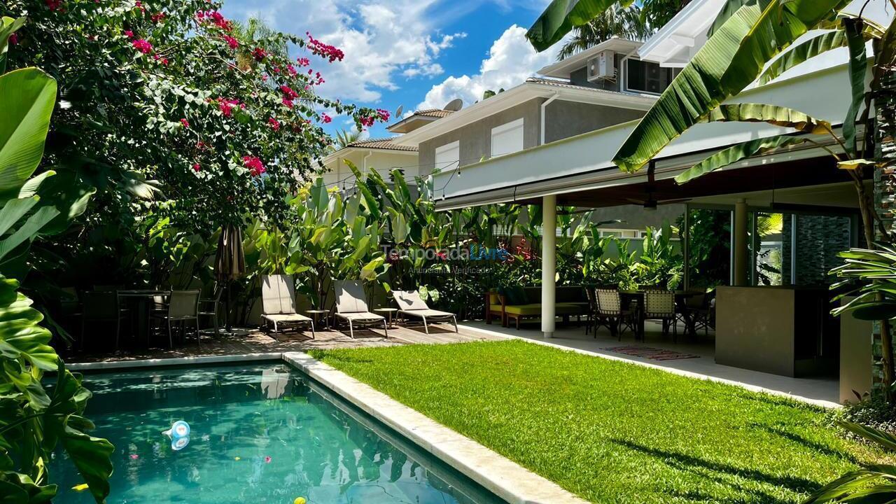 Casa para aluguel de temporada em São Sebastião (Praia da Baleia)