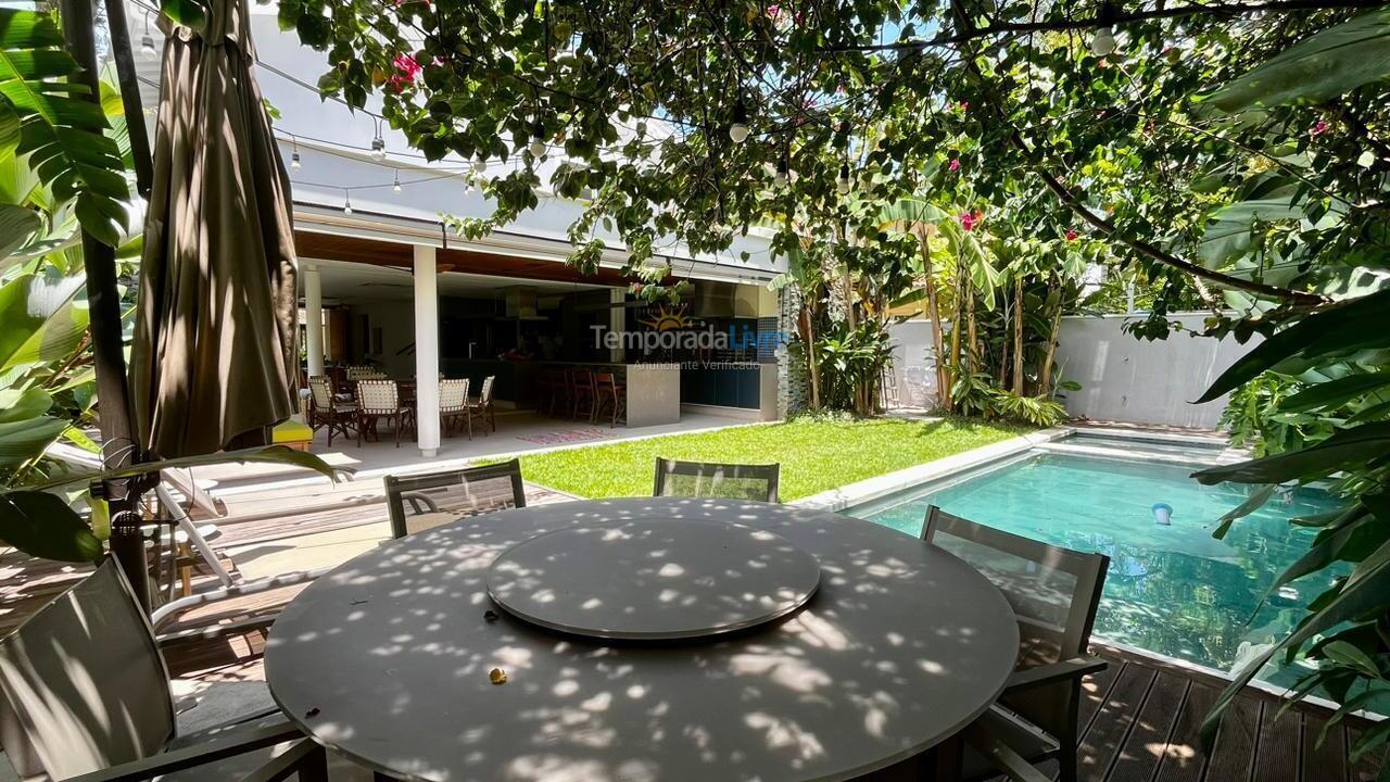 House for vacation rental in São Sebastião (Praia da Baleia)