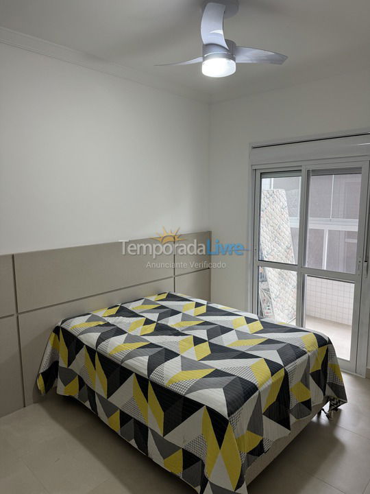 Apartamento para aluguel de temporada em Ubatuba (Praia das Toninhas)