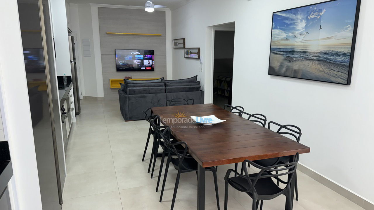 Apartamento para aluguel de temporada em Ubatuba (Praia das Toninhas)