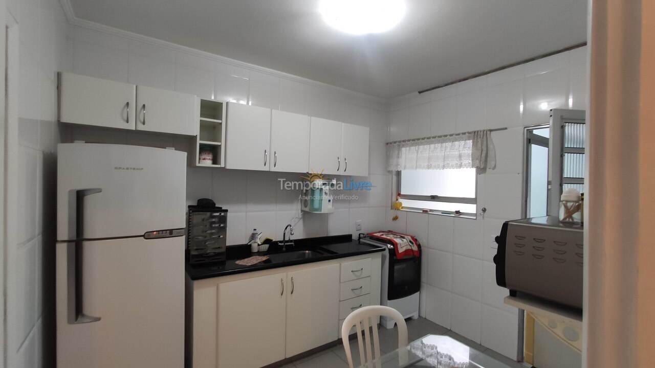 Apartamento para aluguel de temporada em Guarujá (Enseada)