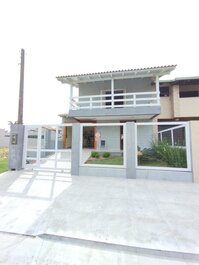 Casa en Capão da Canoa con piscina