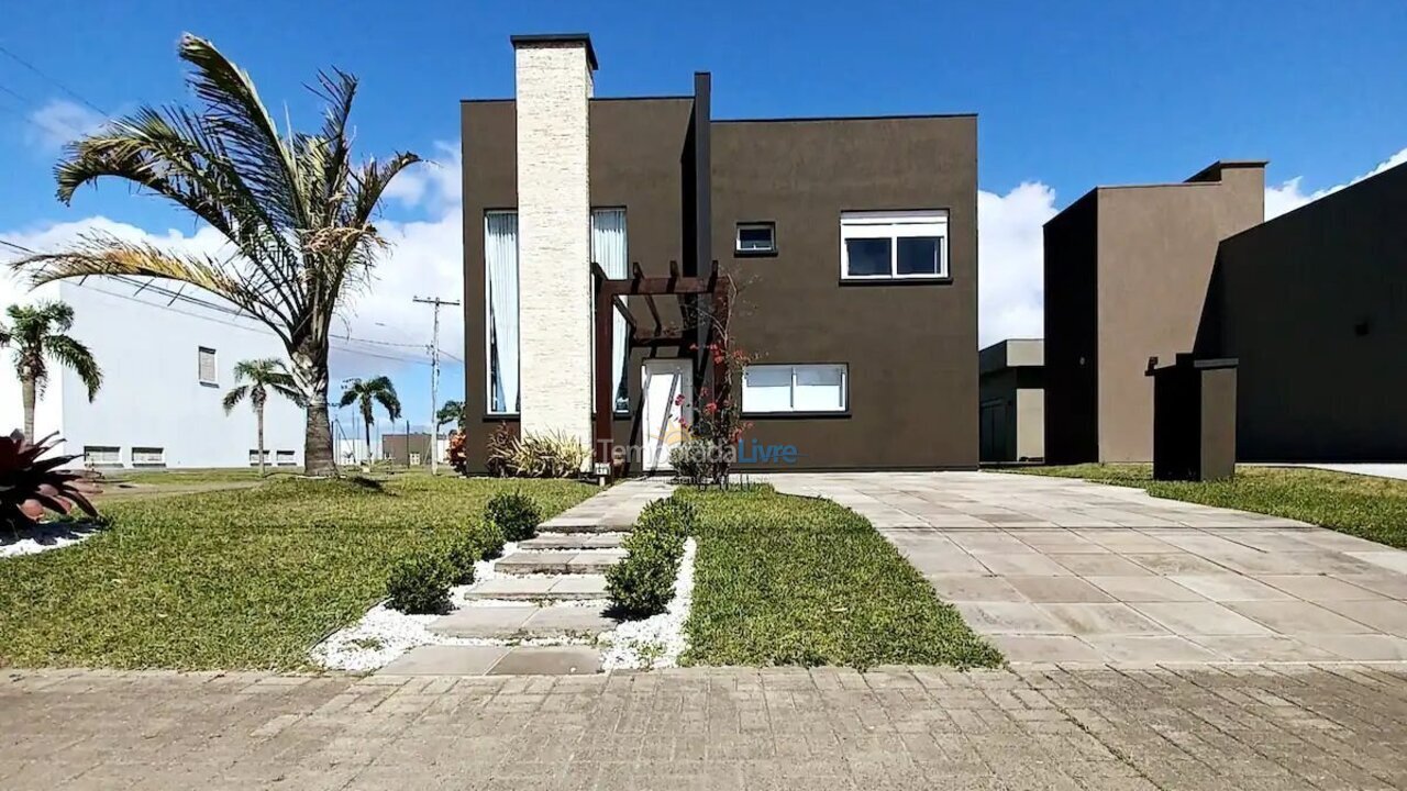 Casa para alquiler de vacaciones em Capão da Canoa (Zona Nova)