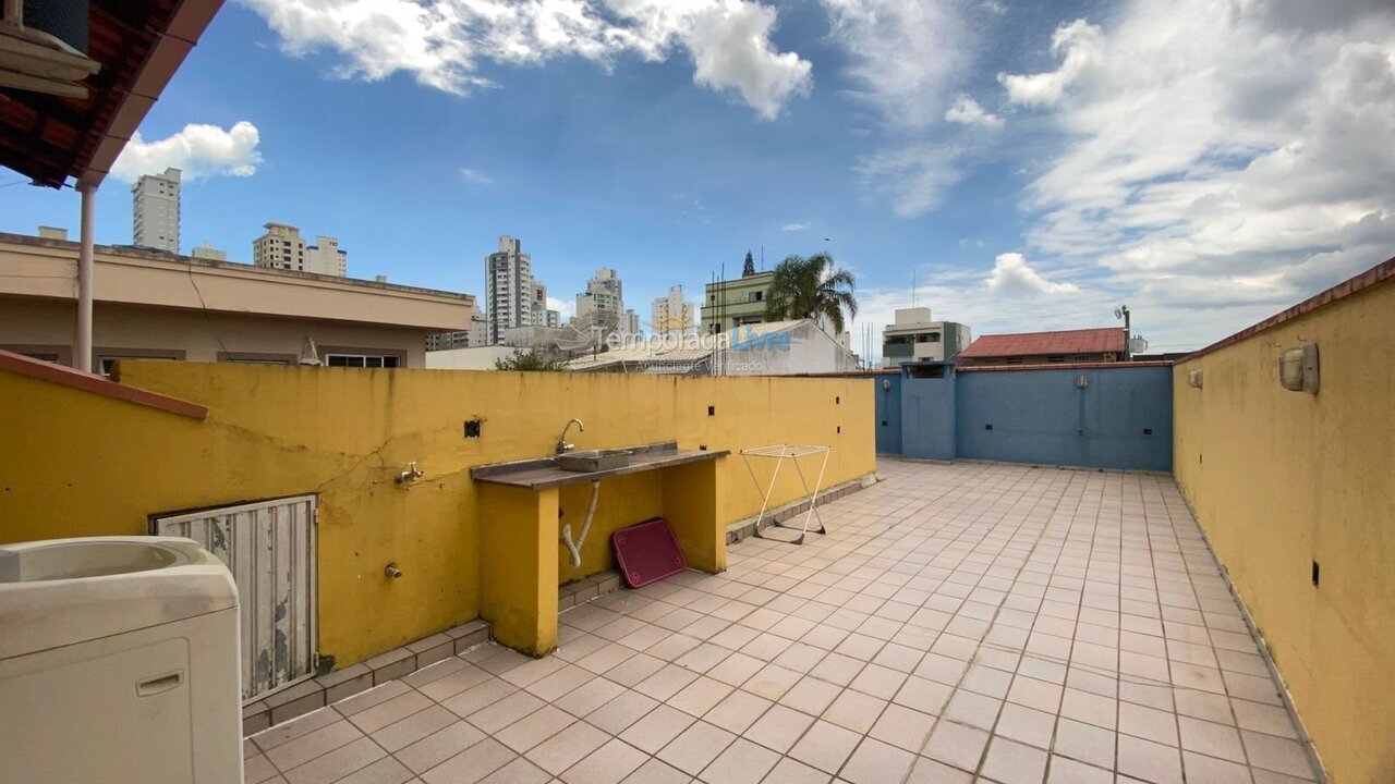 Apartamento para aluguel de temporada em Balneário Camboriú (Centro)