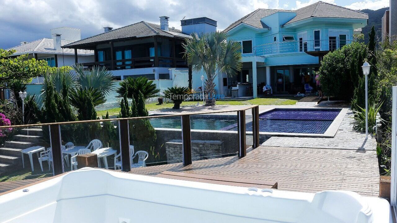 Casa para aluguel de temporada em Balneário Camboriú (Estaleirinho)