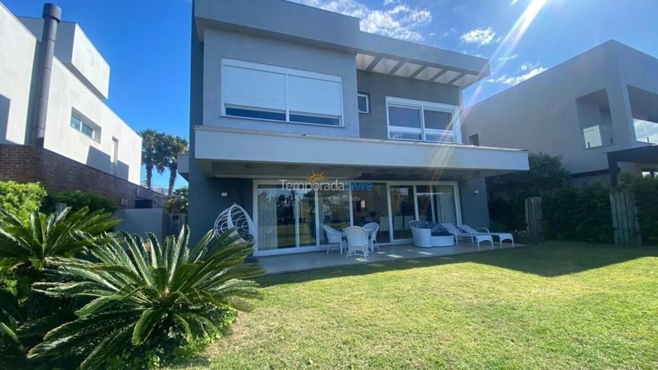 Casa para alquiler de vacaciones em Xangri Lá (Atlântida)