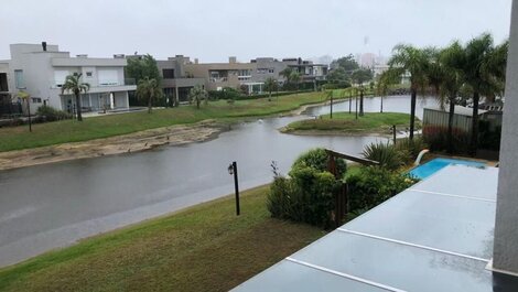 Casa Luxuosa no Condomínio Villaggio Atlântida