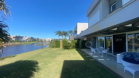 Luxurious House in the Villaggio Atlântida Condominium