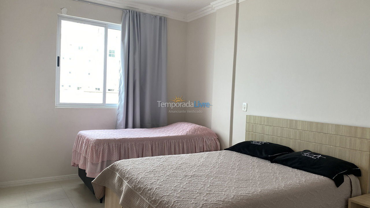 Apartamento para aluguel de temporada em Itapema (Meia Praia)