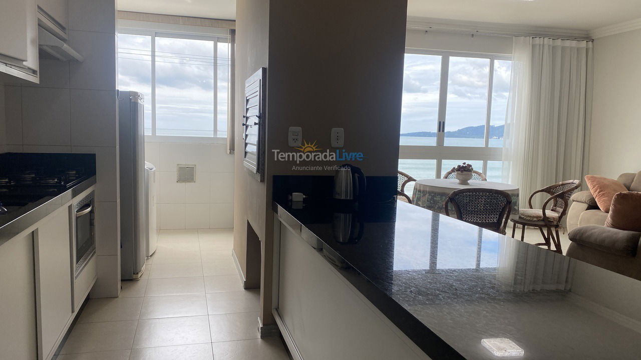 Apartamento para aluguel de temporada em Itapema (Meia Praia)