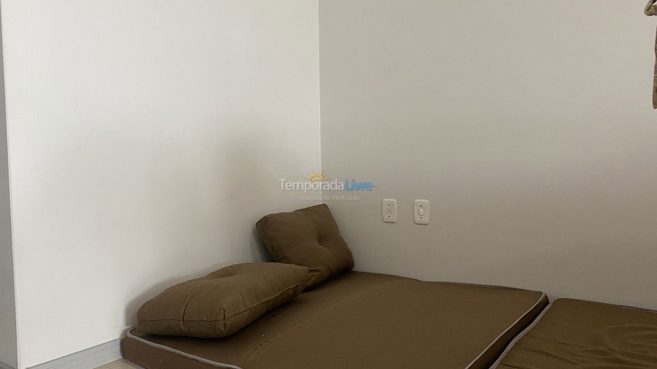 Apartamento para aluguel de temporada em Itapema (Meia Praia)