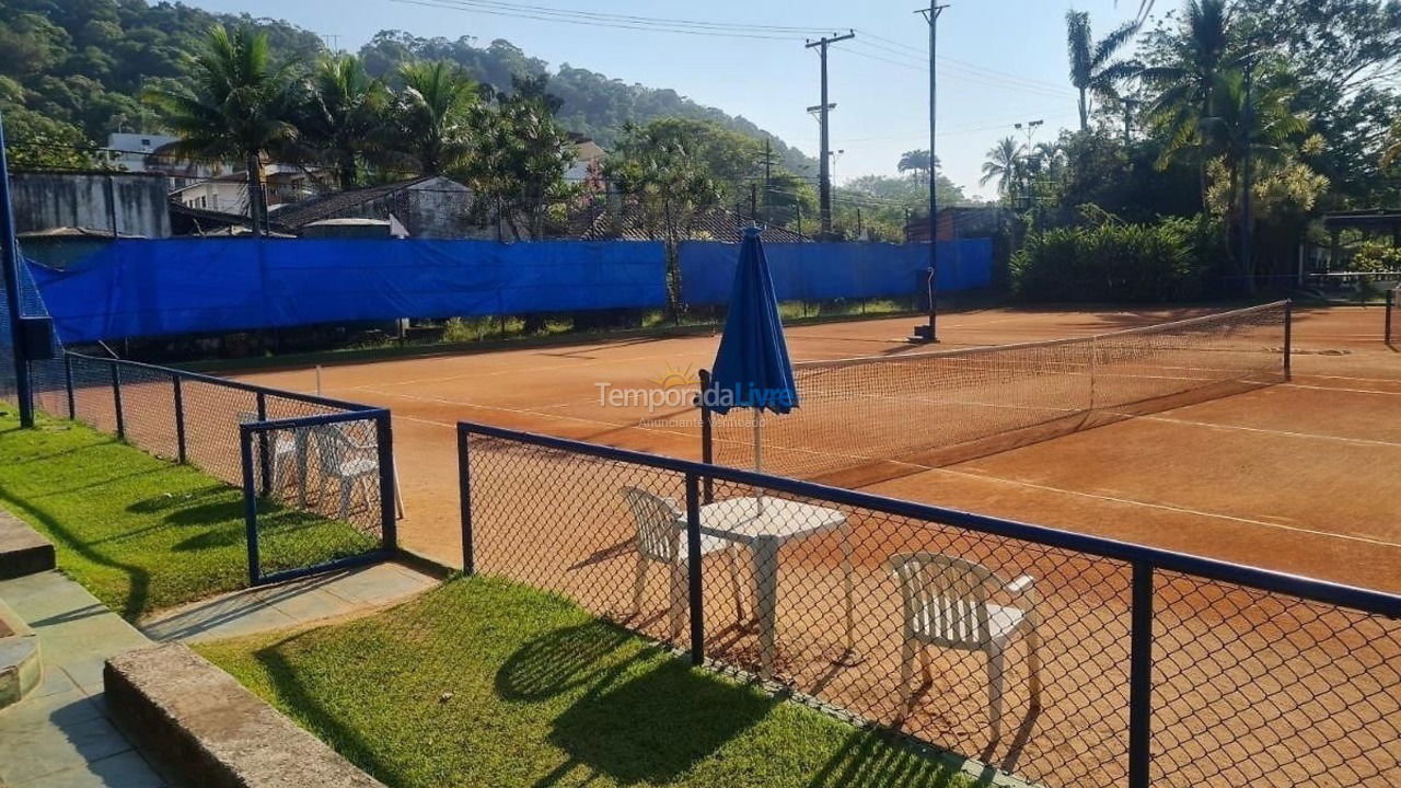 Apartamento para aluguel de temporada em Ubatuba (Praia das Toninhas)