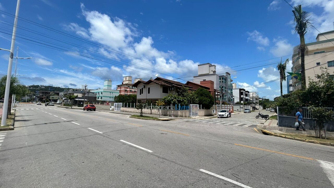 Casa para alquiler de vacaciones em Bombinhas (Praia de Bombas)