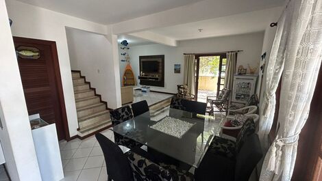 House on Av. Fragata, 250 meters from Bombas beach