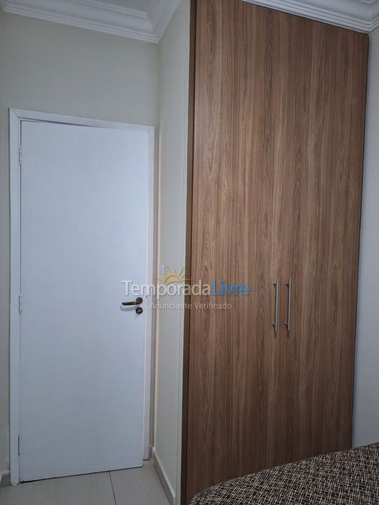 Apartamento para aluguel de temporada em Guarujá (Pitangueiras)