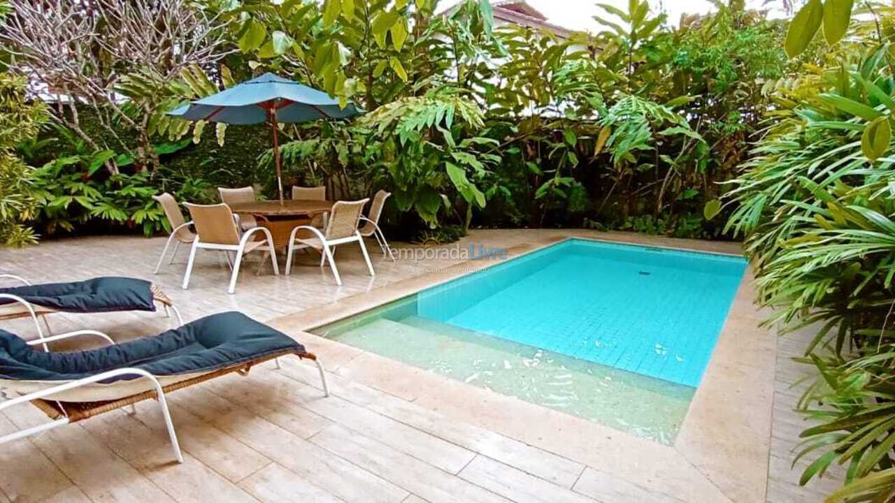 Casa para alquiler de vacaciones em São Sebastião (Camburizinho)