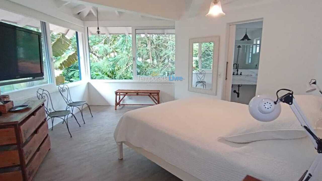 Casa para aluguel de temporada em São Sebastião (Camburizinho)