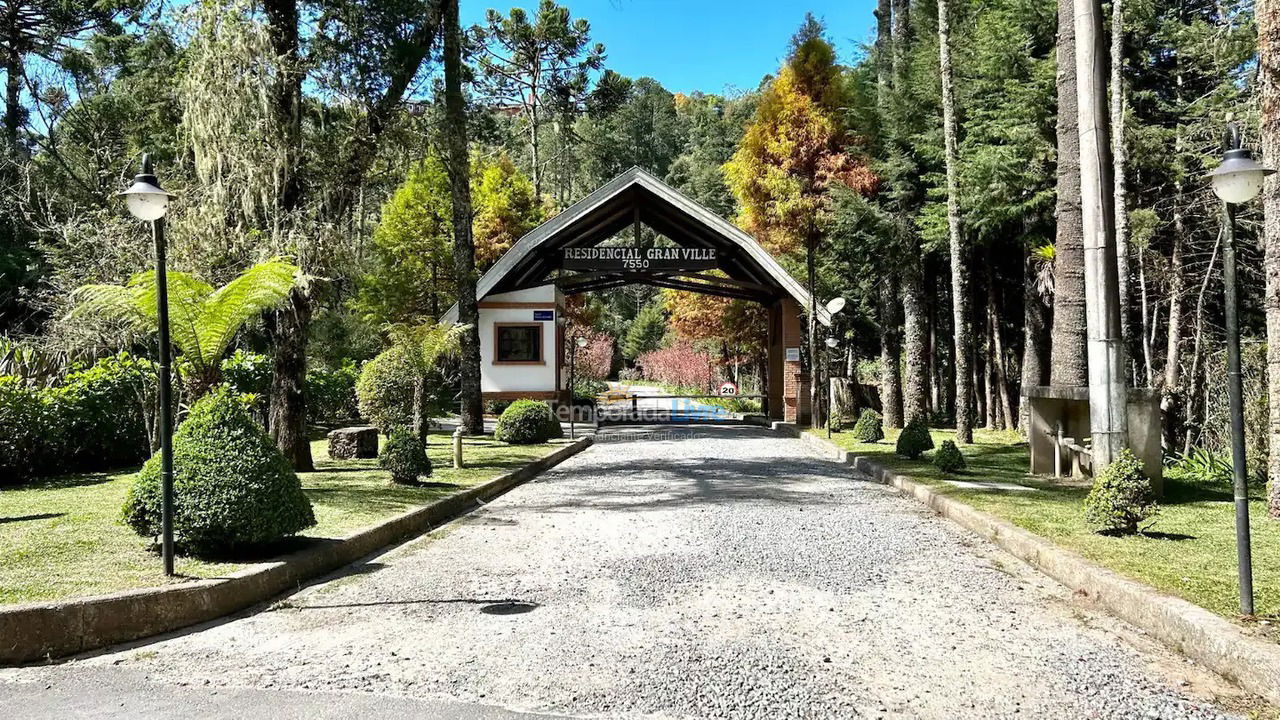 Granja para alquiler de vacaciones em Campos do Jordão (Descansopolis)